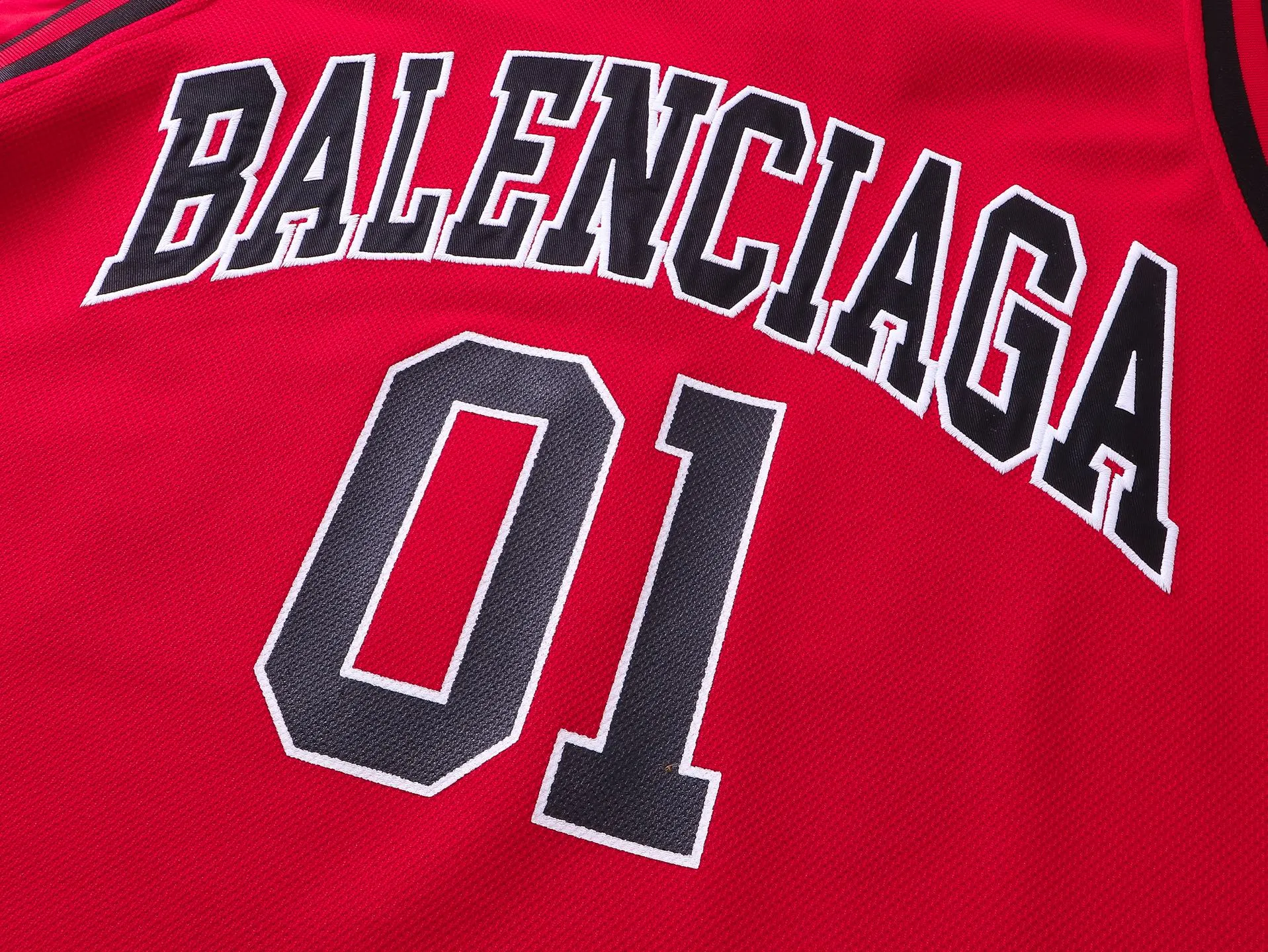 【 . Quality】BALENCI*GA/ .SS 25 New Arrival 3 T 。 。 ， 。 。 . Authentic ， ZP 。 260 ， . ， ， 。 。 ， 。 OS . Same Style ：BL 255089 ： ，Red Size：XS S M L